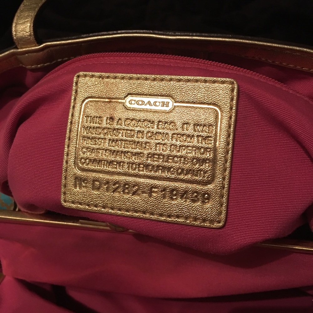 Coach purse - Picture 4 of 8